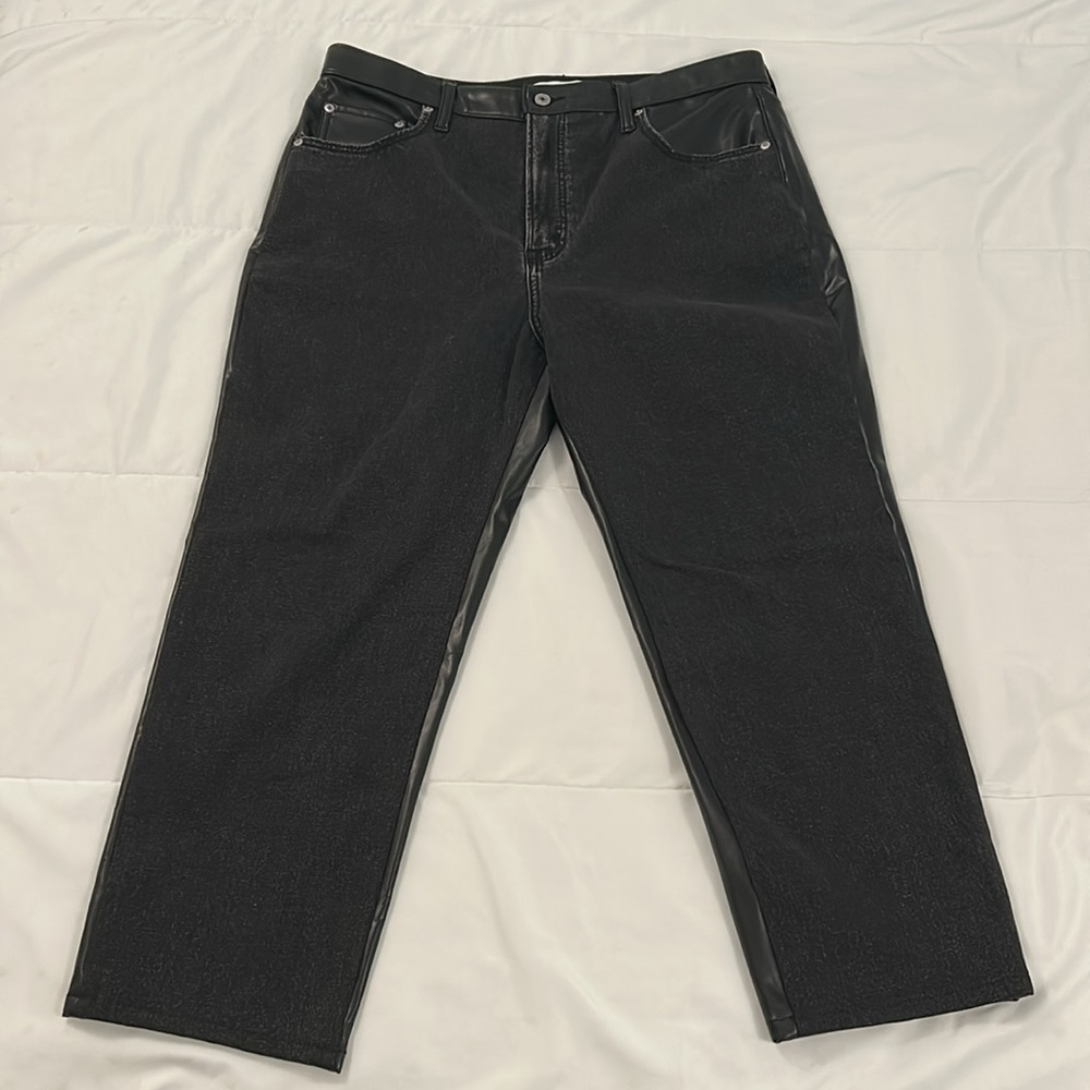 Abercrombie & Fitch Mixed Fabric Ultra High Rise Ankle Straight Jean